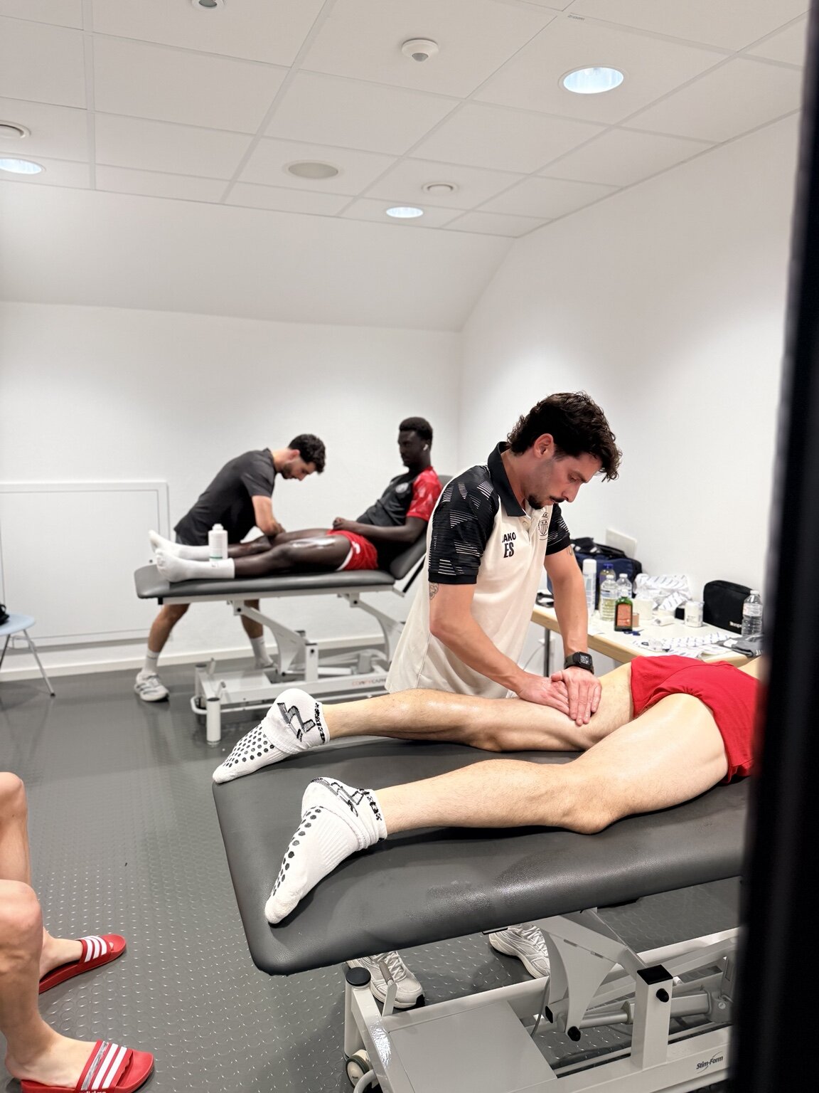 Soins kinésithérapiques auprès des joueurs de l’UNA Strassen