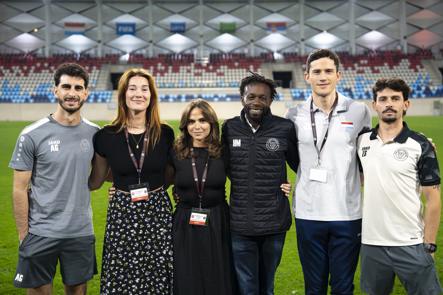 Staff médical et sportif de l’UNA Strassen au stade